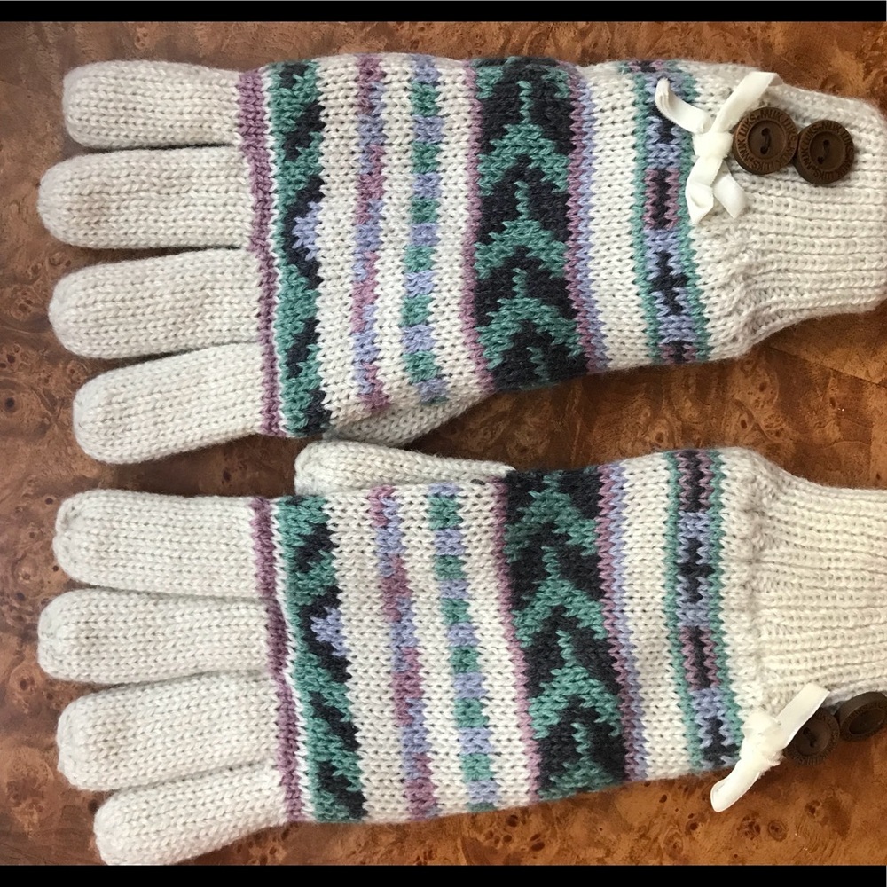 Muk Luks warm winter gloves